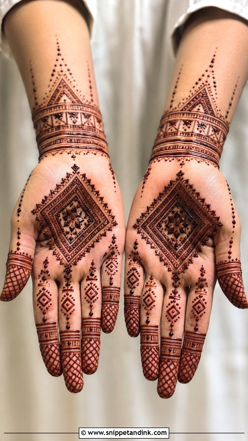 Front Hand Moroccan Mehndi Design - Snippet and Ink - 35 Stylish Front Hand Mehndi Designs