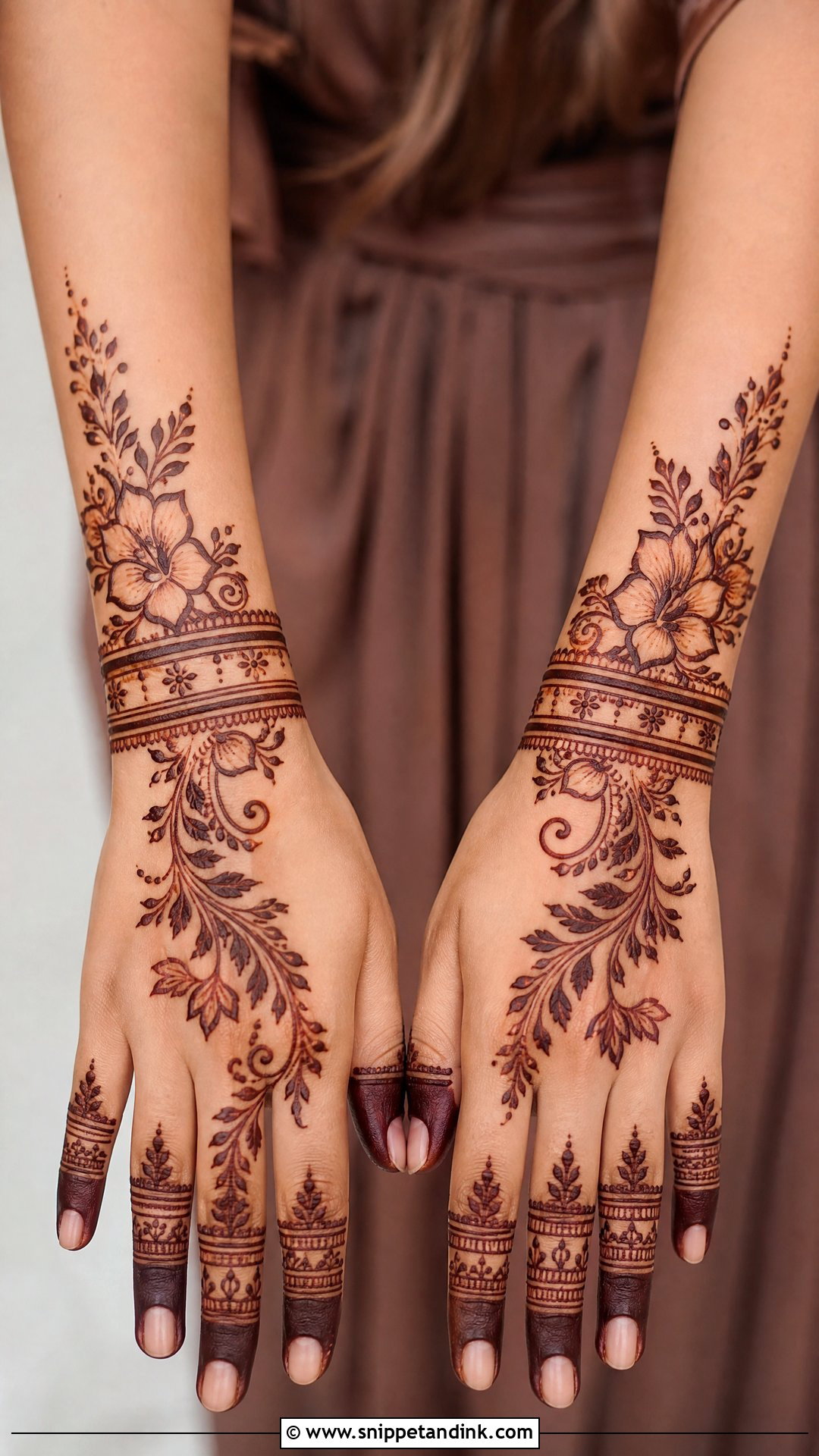 Full Arabic Dubai Back Hand Mehndi Design - Snippet and Ink - 20 Full Arabian Back Hand Mehndi Design Ideas