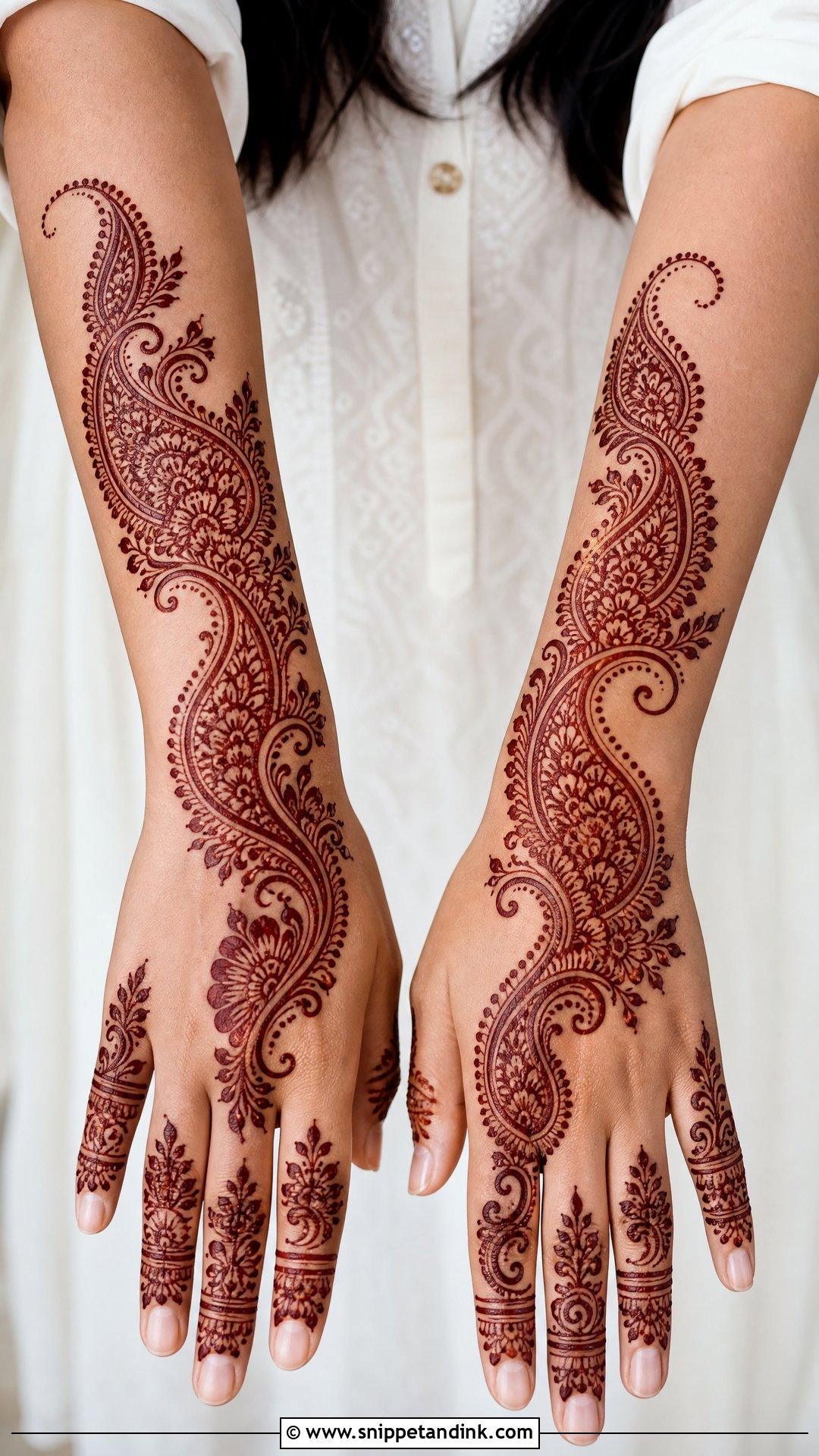 Full Arabic Paisley Back Hand Mehndi Design - Snippet and Ink - 20 Full Arabian Back Hand Mehndi Design Ideas