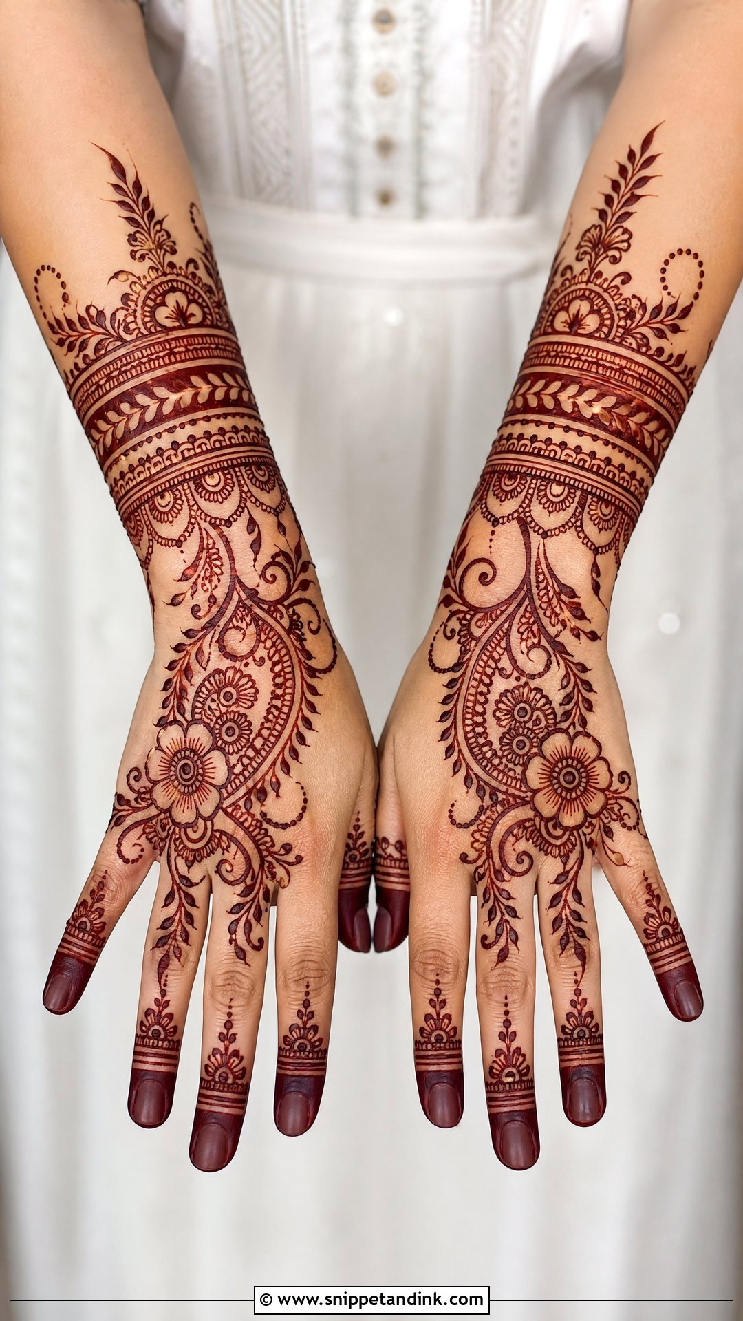 Full Arabic Wrist Cuff Back Hand Mehndi Design - Snippet and Ink - 20 Full Arabian Back Hand Mehndi Design Ideas
