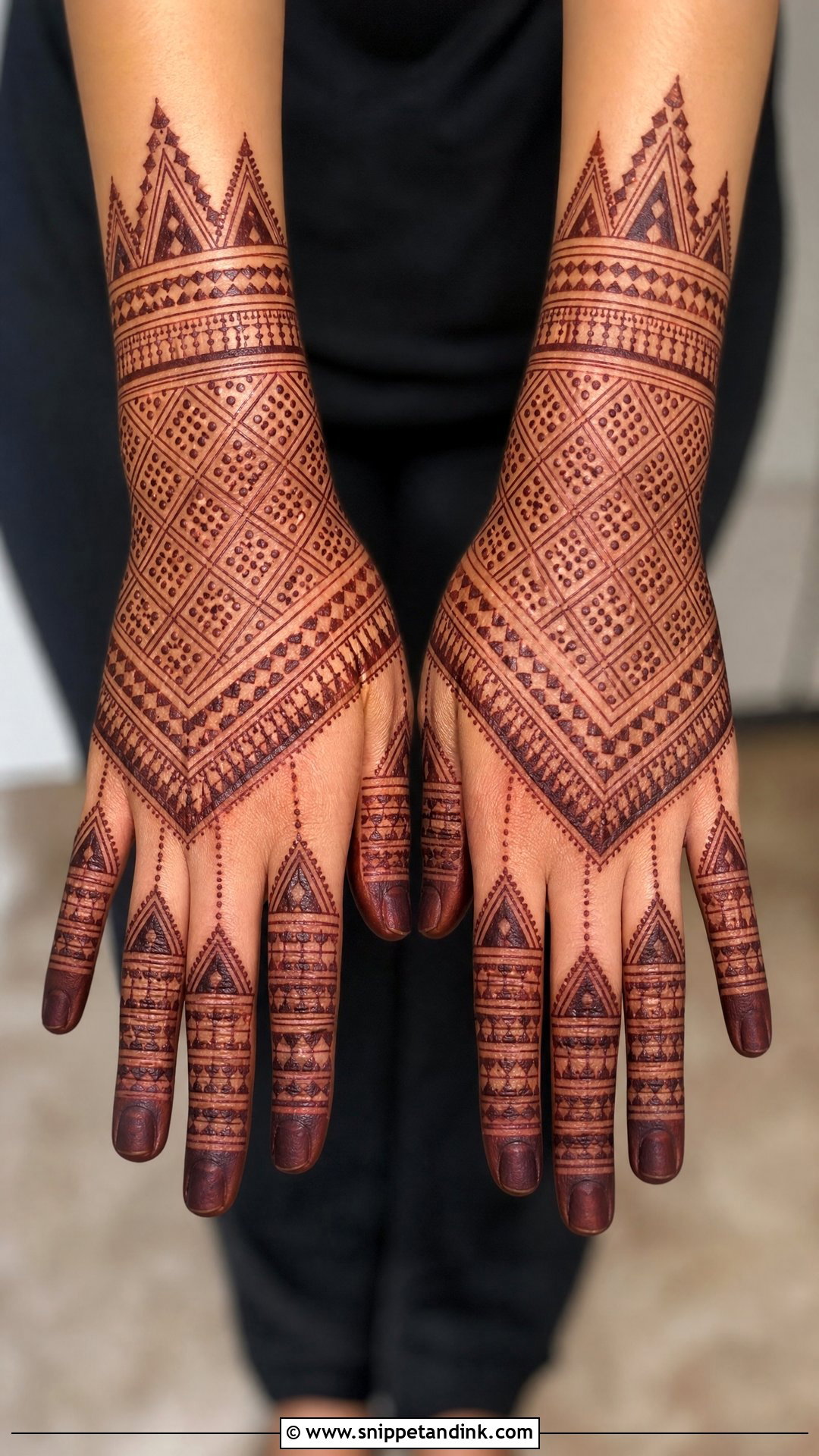 Full Back Hand Moroccan Mehndi Design - Snippet and Ink - 30 Full Back Hand Mehndi Designs