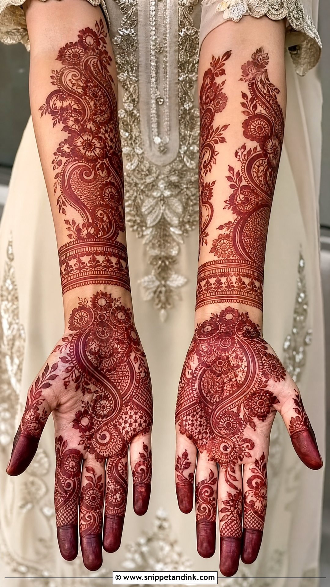 Full Hand Khaleeji Bridal Henna - Snippet and Ink - 20 Khaleeji Bridal Henna Ideas
