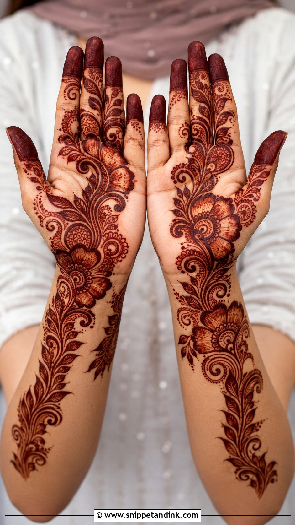 Full Palm Arabic Mehndi Design - Snippet and Ink - 30 Full Palm Mehndi Design Ideas