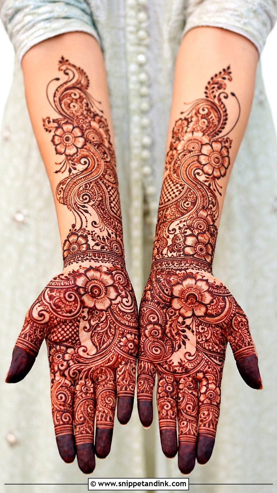 Full Palm Indo Arabic Mehndi Design - Snippet and Ink - 30 Full Palm Mehndi Design Ideas