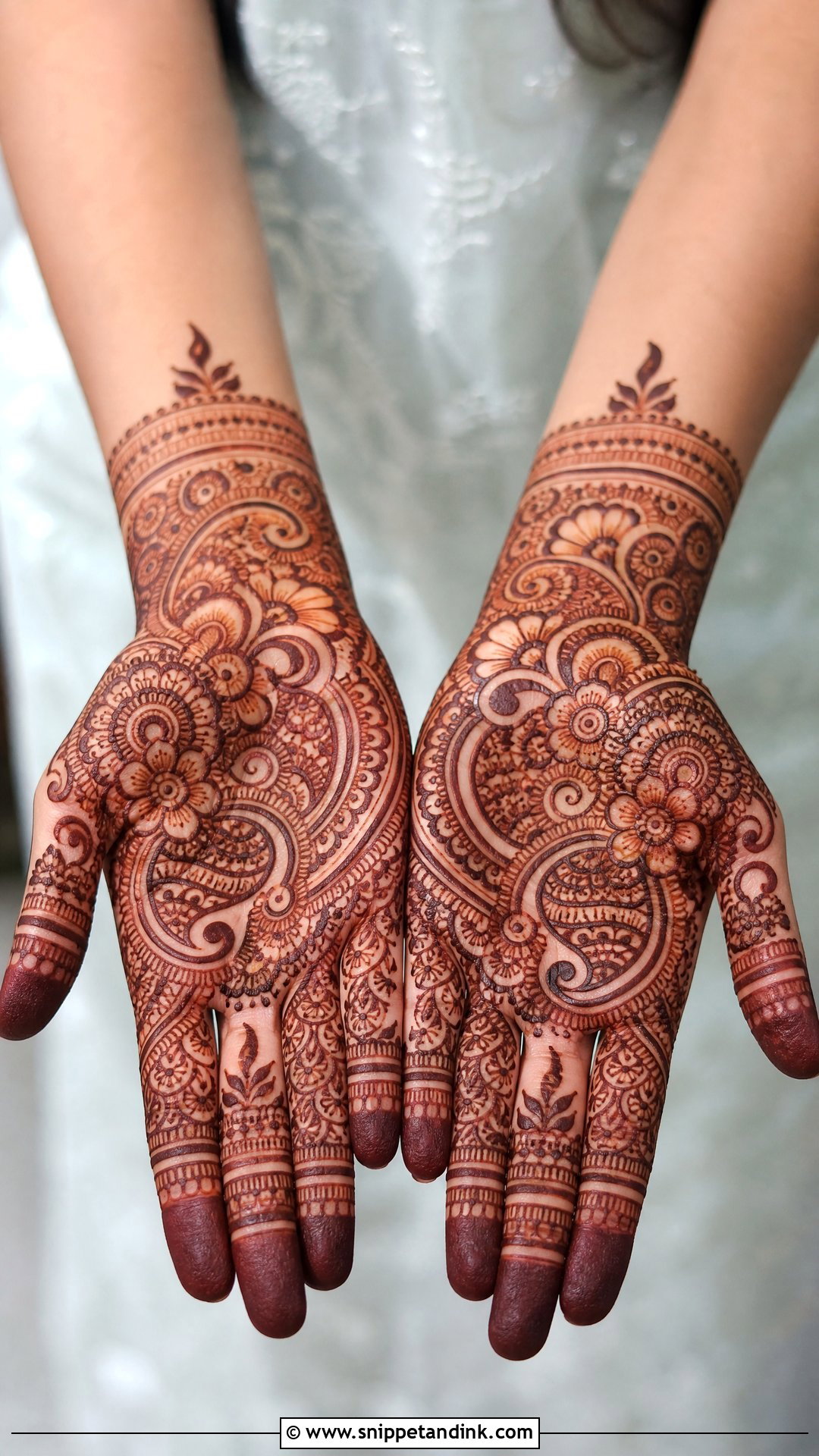 Full Palm Mehndi Design - Snippet and Ink - 30 Beautiful Palm Mehndi Design Ideas