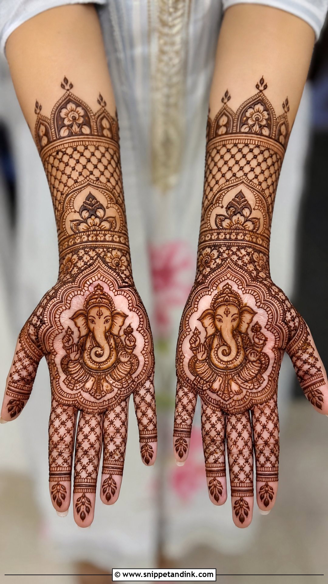 Ganpati Bappa Jaali Mehndi Design - Snippet and Ink - 20 Ganpati Bappa Mehndi Design Ideas