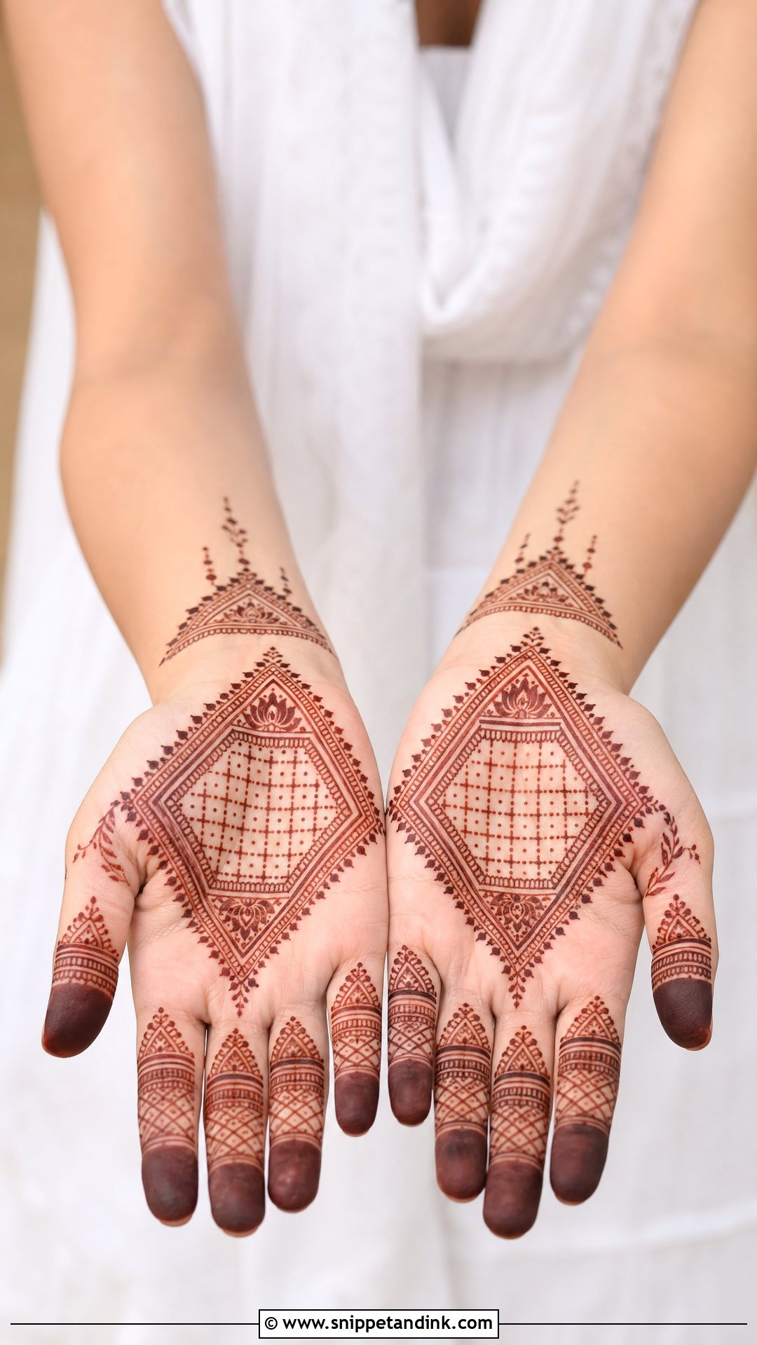 Geometric Palm Mehndi Design - Snippet and Ink - 30 Beautiful Palm Mehndi Design Ideas