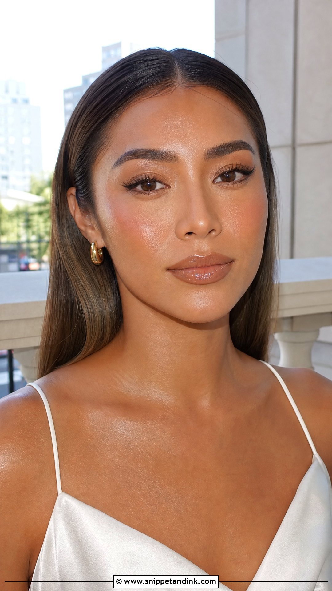 Glossy Courthouse Wedding Makeup - Snippet and Ink - 20 Courthouse Wedding Makeup Ideas