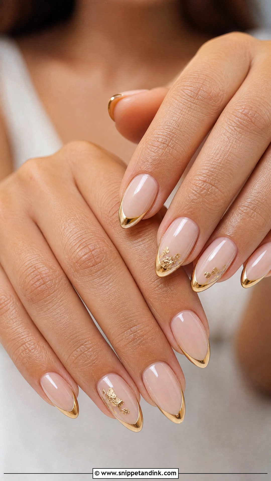 Gold Accent Bride Nails - Snippet and Ink - 25 Brides Nails for Wedding