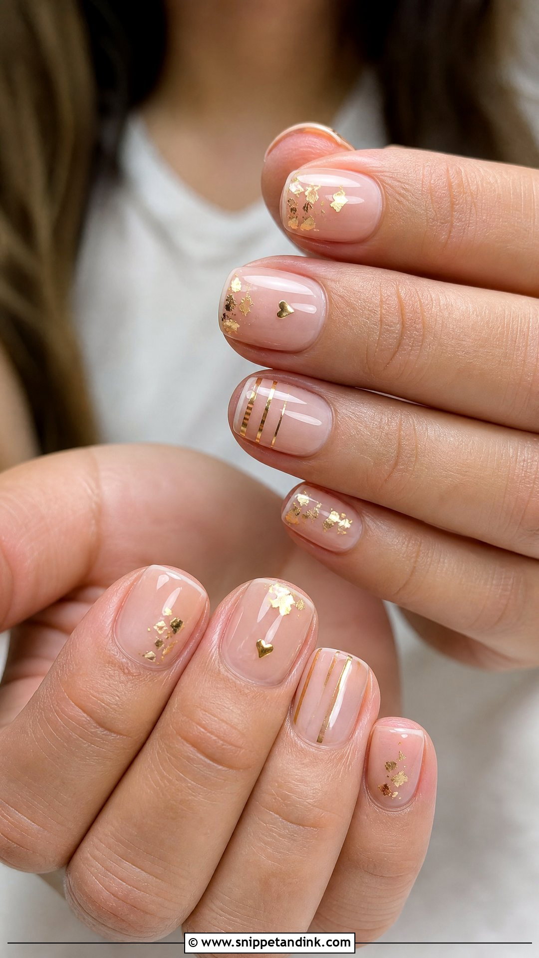 Gold Accent Wedding Nails - Snippet and Ink - 25 Gold Wedding Nails
