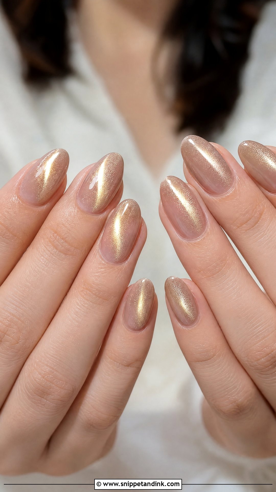 Gold Cat Eye Bride Nails - Snippet and Ink - 25 Elegant Gold Bride Wedding Nails