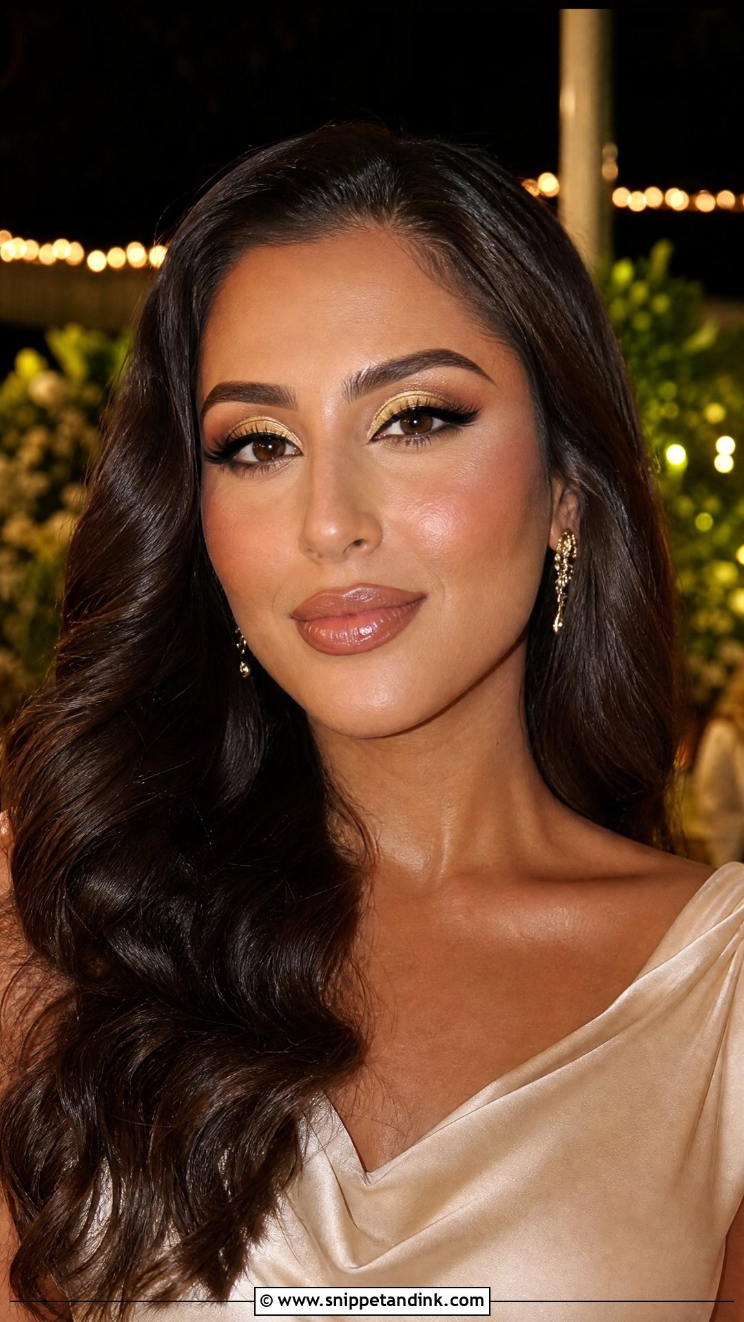 Gold Eye Wedding Guest Makeup - Snippet and Ink - 30 Makeup for Wedding Guest Ideas