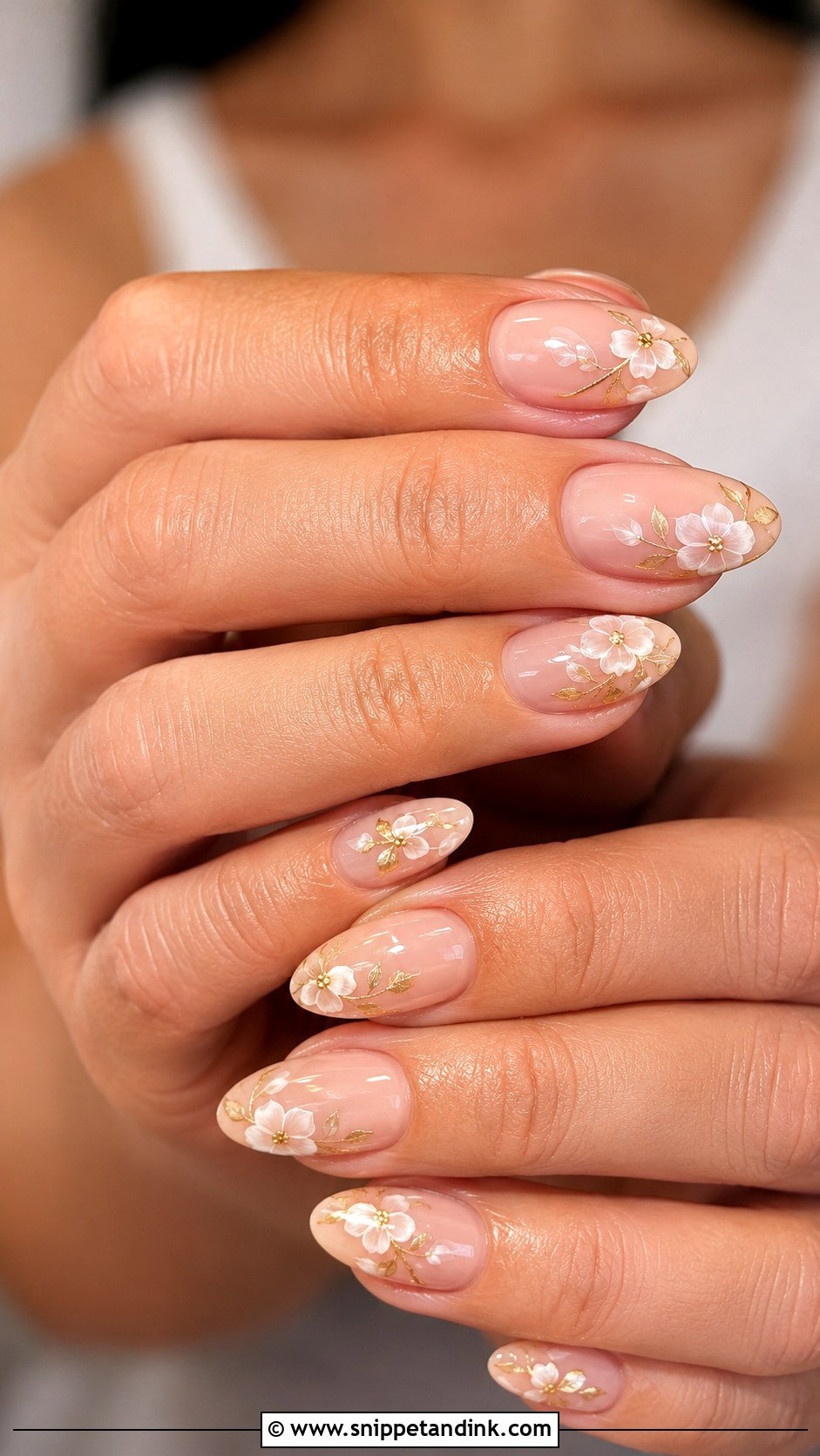 Gold Floral Wedding Nails - Snippet and Ink - 20 Wedding Nails with Gold
