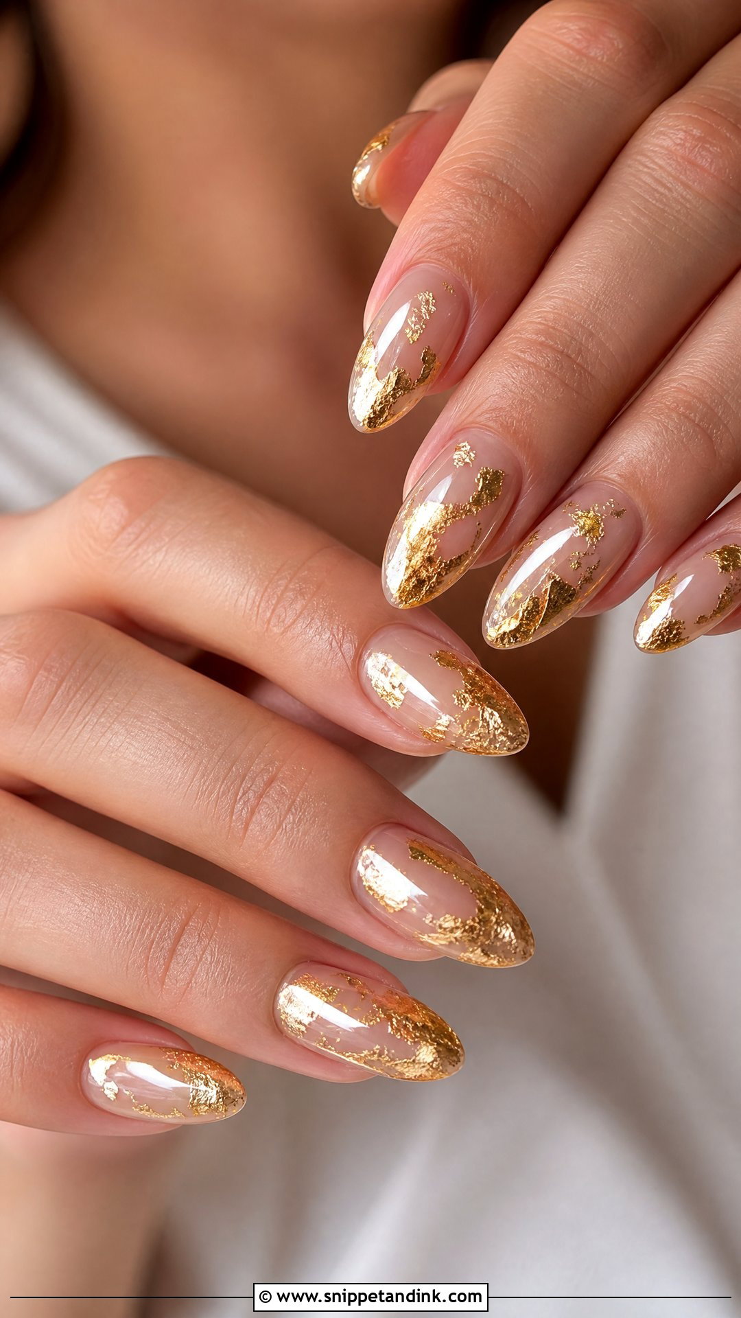 Gold Foil Wedding Nails - Snippet and Ink - 25 Gold Wedding Nails