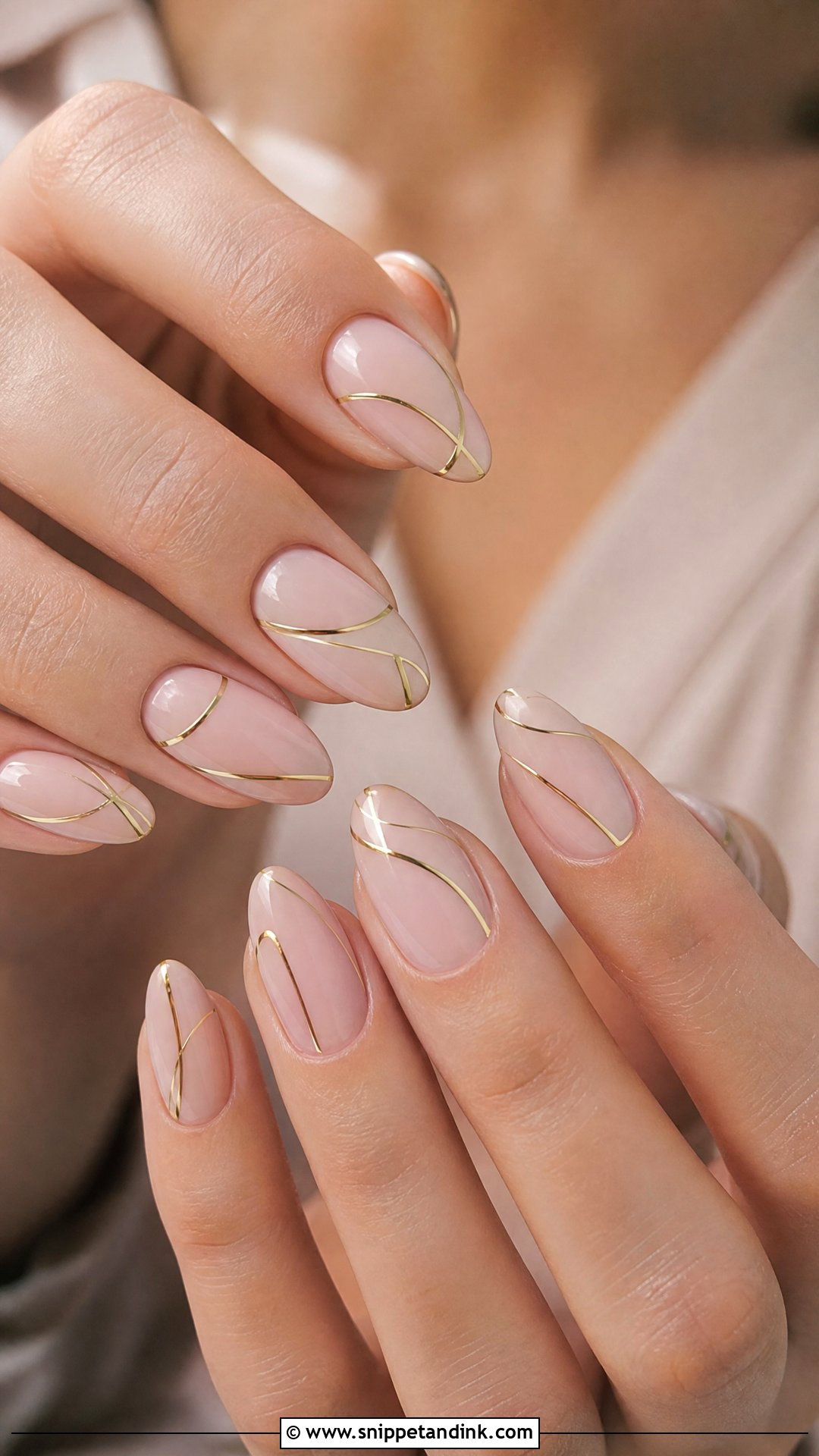 Gold Line Bridesmaid Nails - Snippet and Ink - 25 Elegant Bridesmaid Wedding Nails