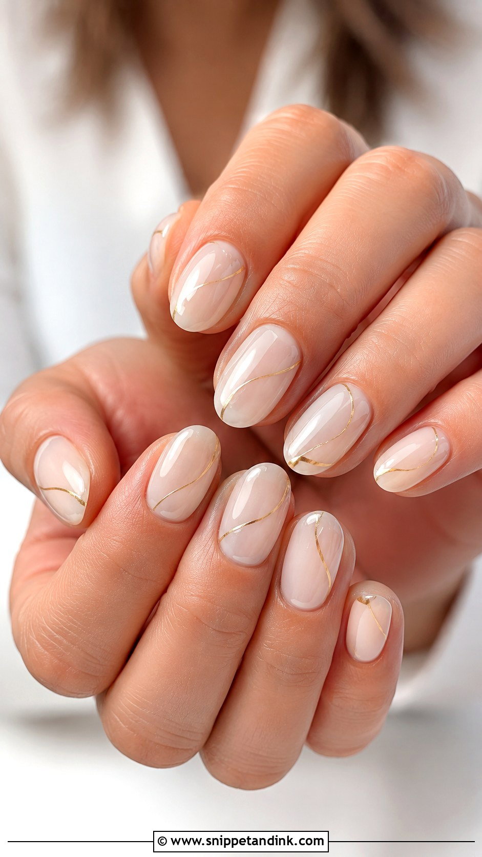 Gold Line Wedding Nails - Snippet and Ink - 30 Simple Wedding Nails for Bride