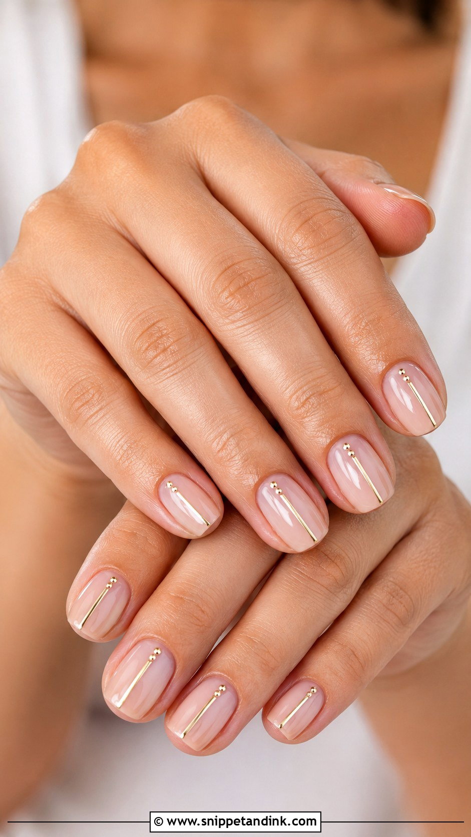 Gold Minimalist Wedding Nails - Snippet and Ink - 20 Golden Wedding Nails