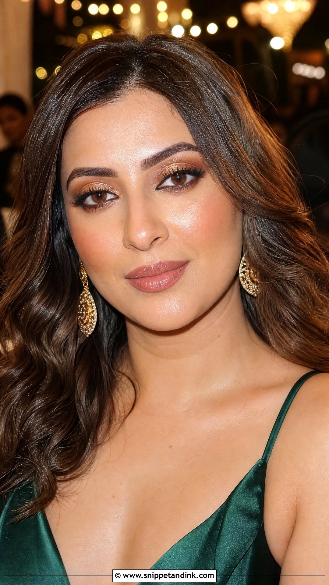 Gold Wedding Guest Makeup - Snippet and Ink - 35 Wedding Guest Makeup Ideas