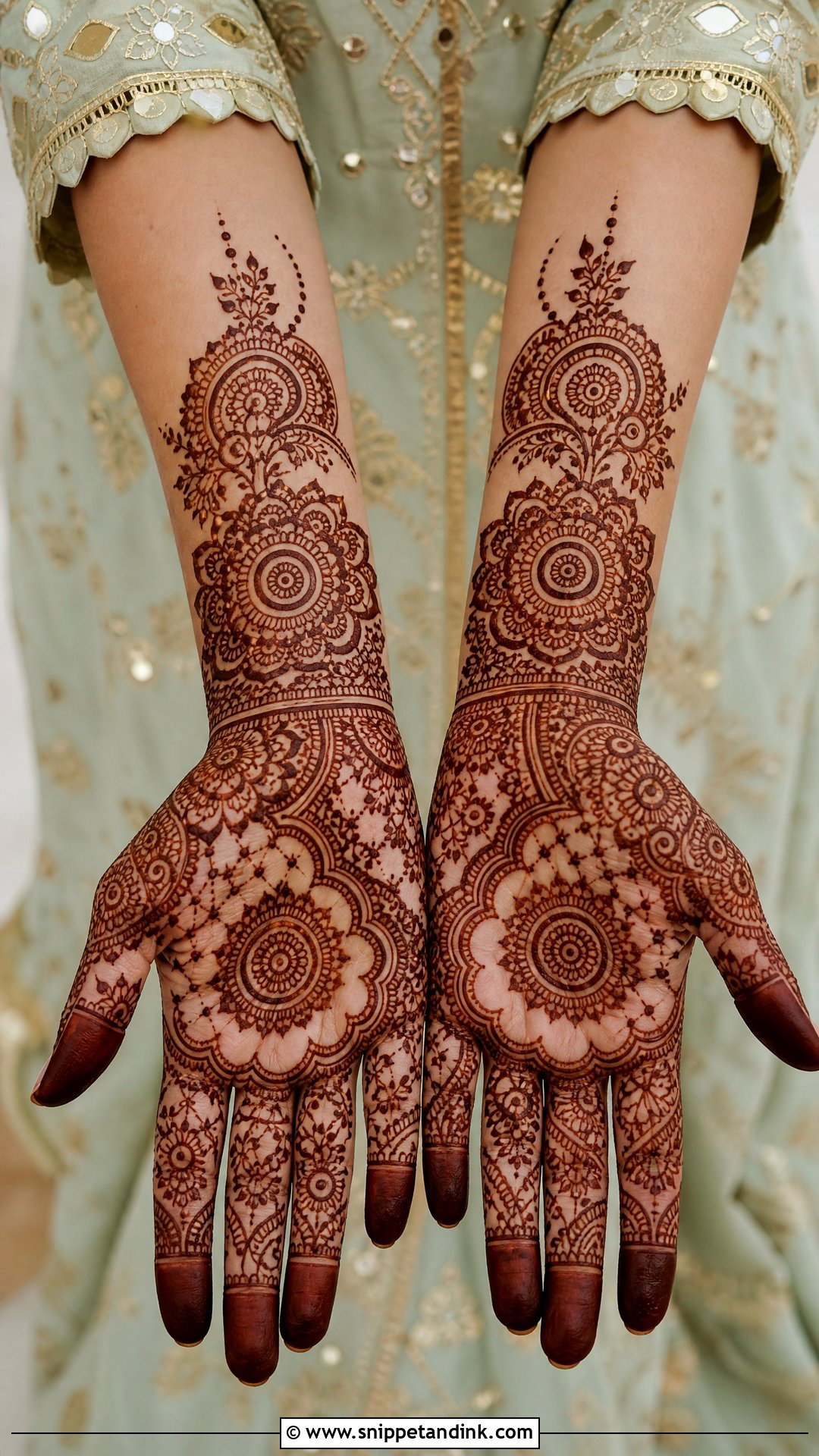 Gota Patti Mehndi Outfit For Bride - Snippet and Ink - 25 Mehndi Outfit Ideas for Bride
