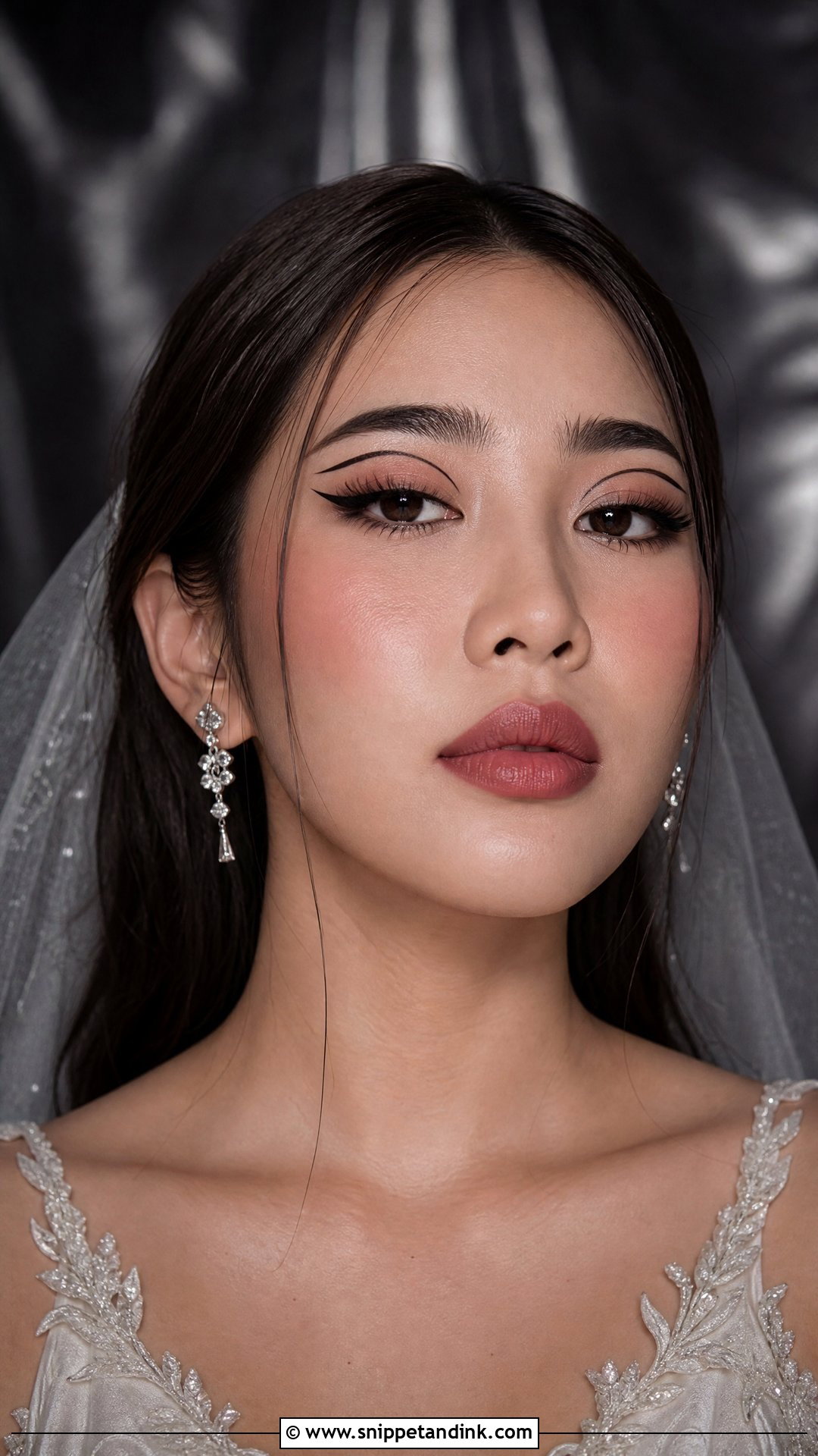 Gothic Bridal Makeup With Graphic Eyeliner - Snippet and Ink - 25 Gothic Bridal Makeup Ideas