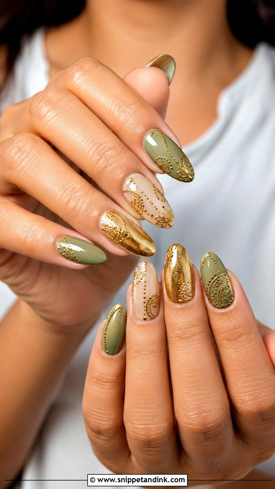 Green And Gold Mehndi Nails - Snippet and Ink - 20 Nails for Indian Wedding Guest