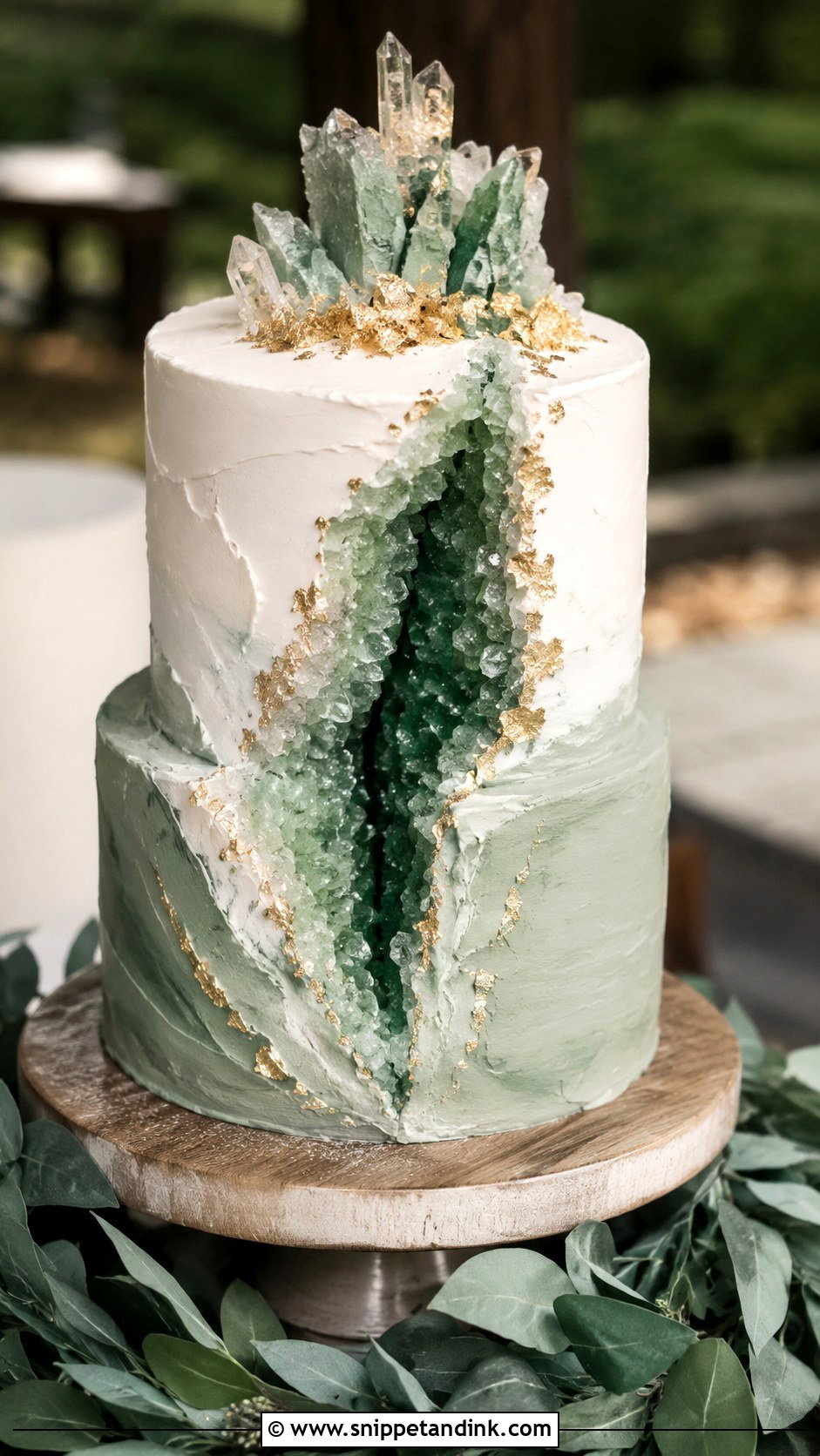 Green Geode Wedding Cake - Snippet and Ink - 30 Geode Wedding Cakes