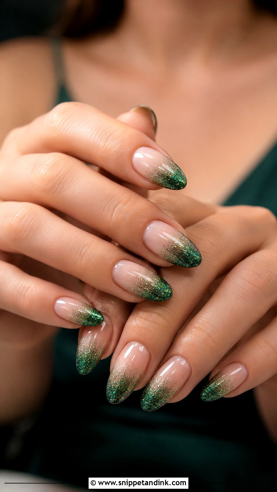 Green Glitter Bridesmaid Nails - Snippet and Ink - 20 Green Bridesmaid Nails