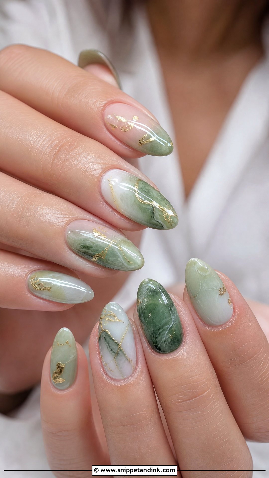 Green Marble Wedding Nails - Snippet and Ink - 25 Green Wedding Nails