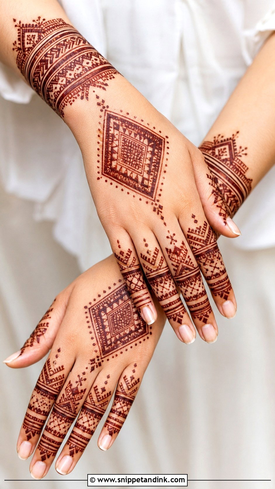 Gulf Khaleeji Mehndi Design - Snippet and Ink - 35 Traditional Mehndi Designs