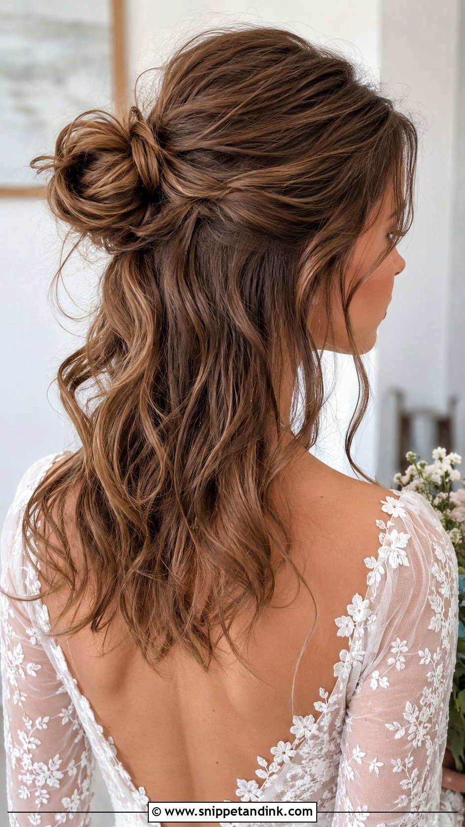 Halboffene Brautfrisur Mit Half Bun - Snippet and Ink - 30 Brautfrisur Halboffen Mittellang Ideas