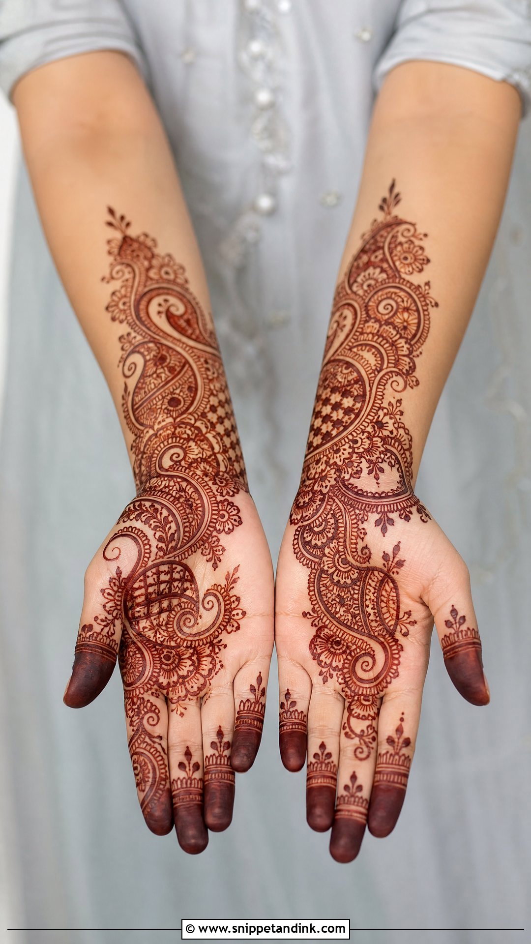 Half Bridal Mehndi Design With Paisley - Snippet and Ink - 25 Half Bridal Mehndi Designs