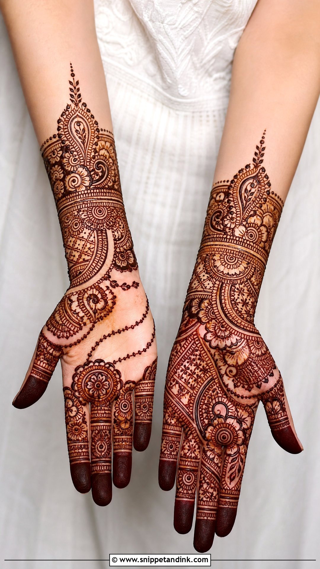 Half Bridal Mehndi Design Wrist Cuff - Snippet and Ink - 25 Half Bridal Mehndi Designs