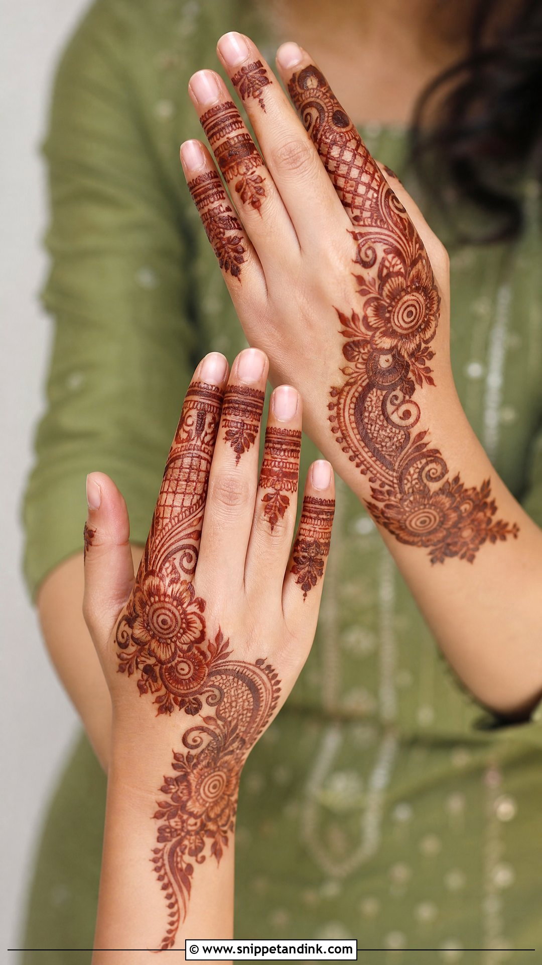 Half Hand Bridesmaid Mehndi Design - Snippet and Ink - 25 Mehendi Look for Bridesmaid Ideas