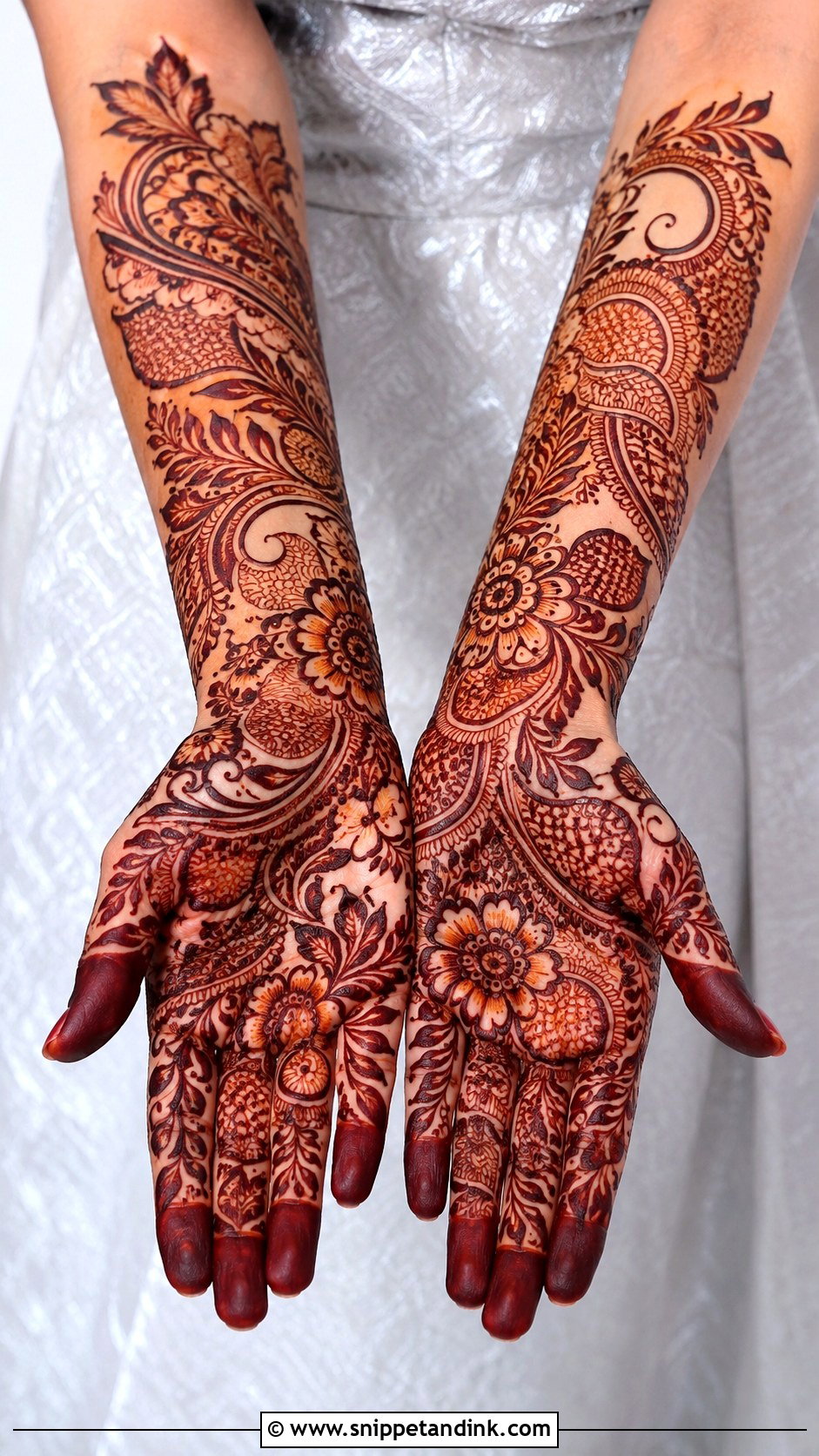 Heavy Arabic Bridal Mehndi Design - Snippet and Ink - 30 Arabic Bridal Mehndi Designs