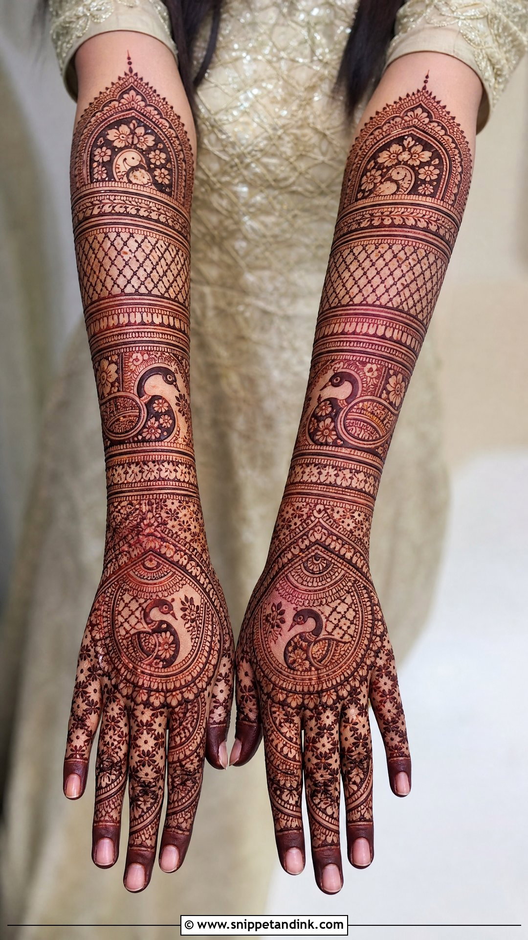 Heavy Bridal Back Full Hand Mehndi Design - Snippet and Ink - 25 New Bridal Back Full Hand Mehndi Designs