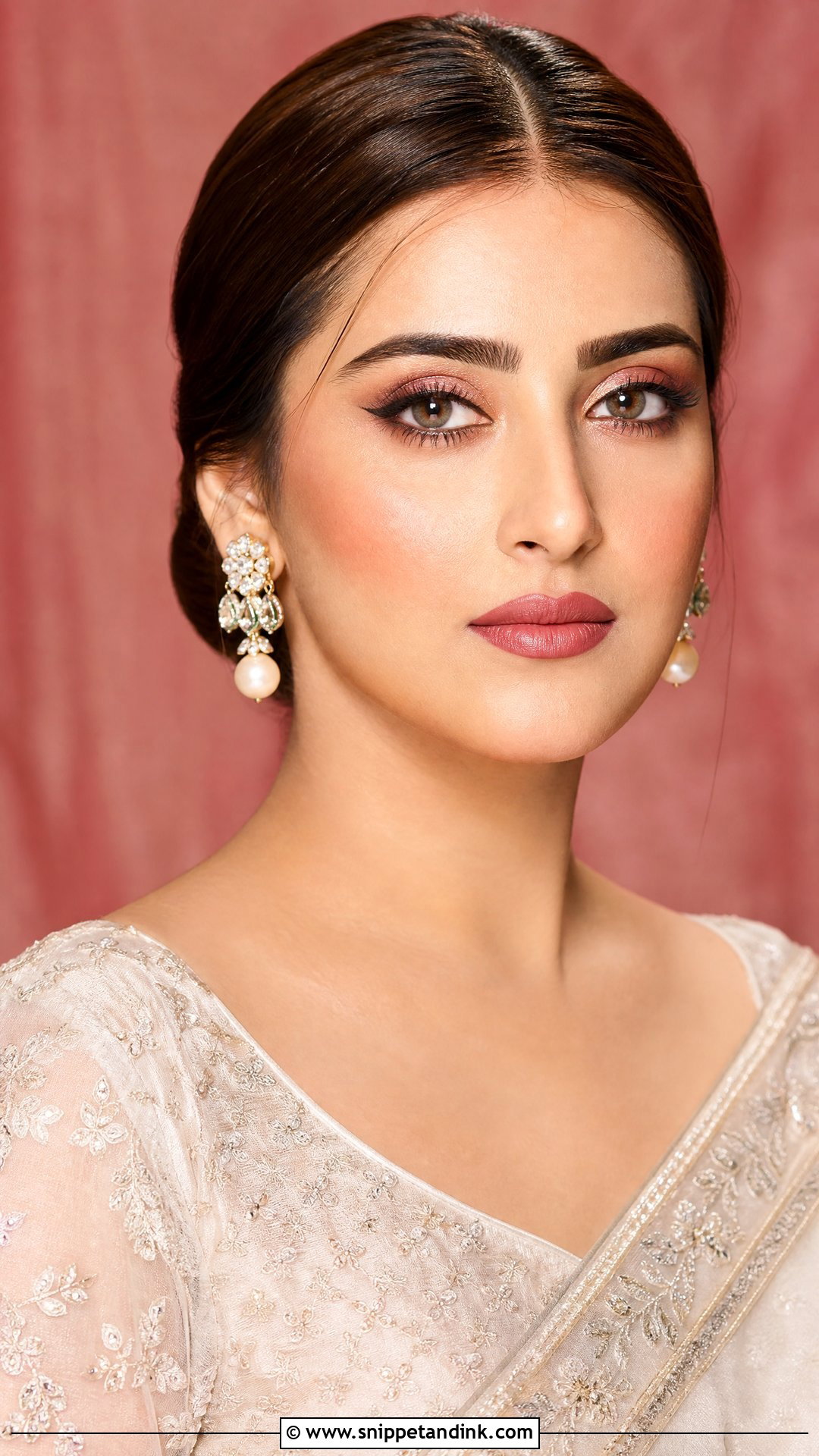Hiba Bukhari Saree Bridal Makeup Look - Snippet and Ink - 20 Hiba Bukhari Bridal Look Ideas