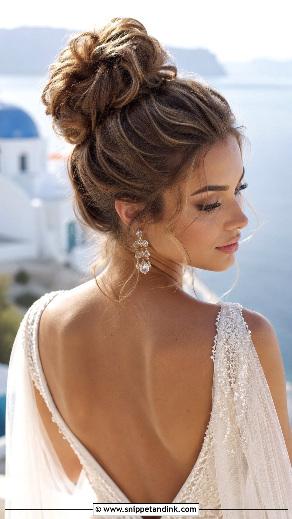 High Messy Bun Updo - Snippet and Ink - 25 Wedding Upstyles