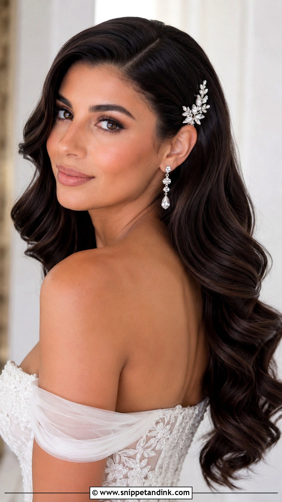 Hollywood Curls With Hair Comb - Snippet and Ink - 15 Wedding Hollywood Curls