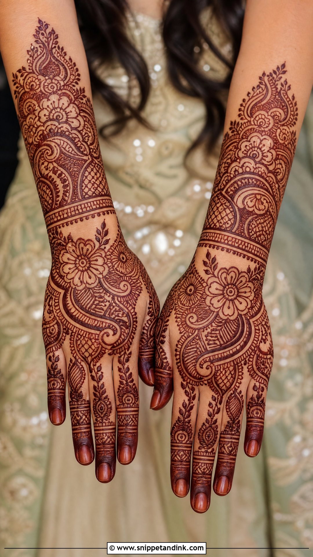 Indo Arabic Back Bridal Mehndi Design - Snippet and Ink - 25 Back Bridal Mehndi Designs