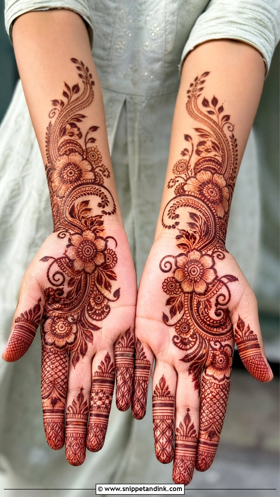 Indo Arabic Bail Front Hand Mehndi Design - Snippet and Ink - 25 Bail Front Hand Mehndi Design Ideas
