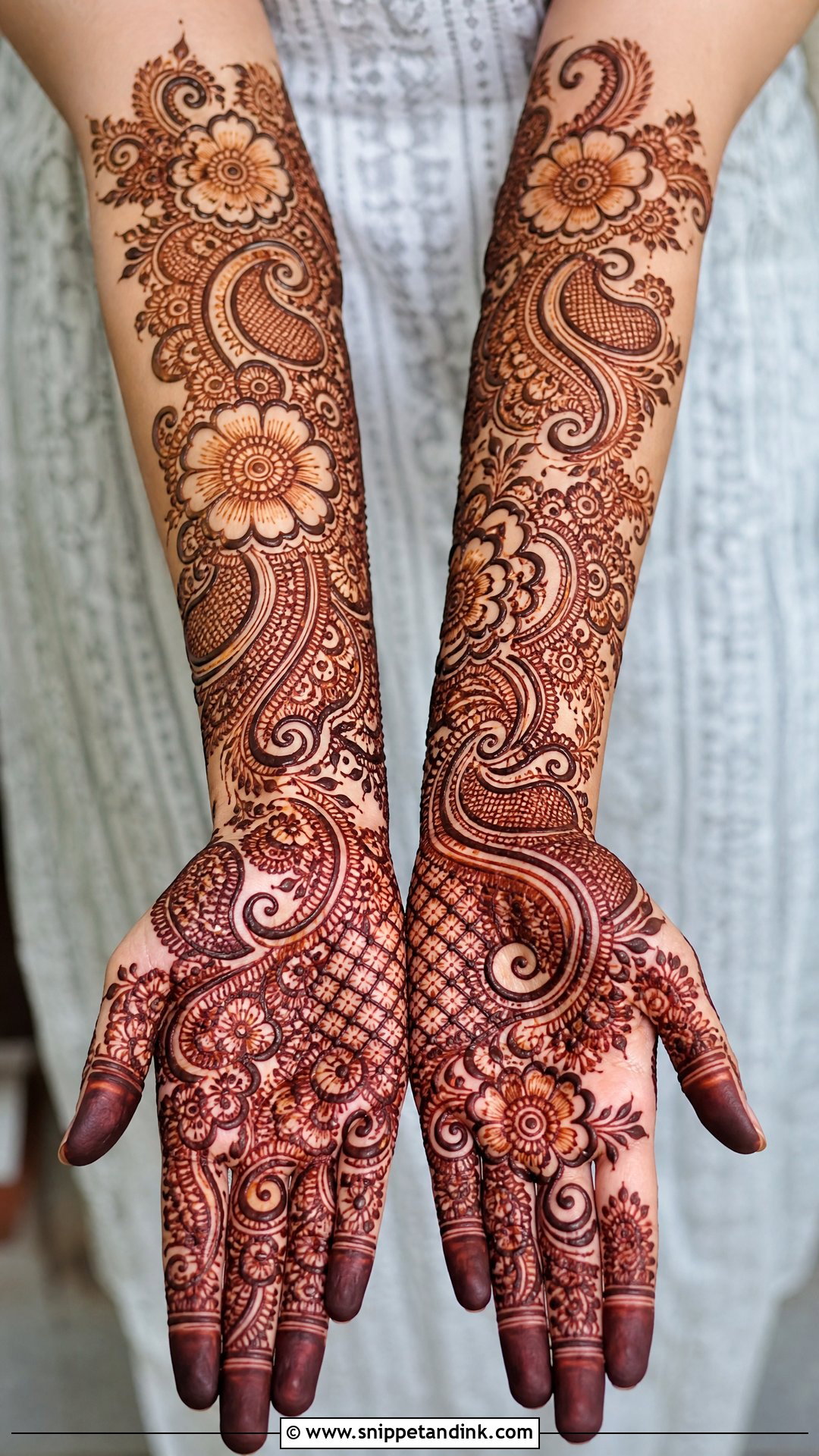 Indo Arabic Bridal Mehandi Design - Snippet and Ink - 30 Latest Bridal Mehandi Designs