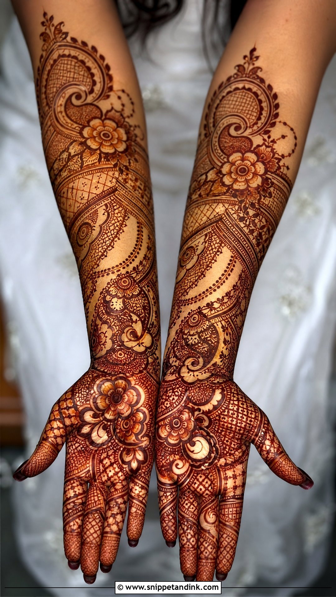 Indo Arabic Bridal Mehndi Design - Snippet and Ink - 20 Beautiful Bridal Mehndi Designs