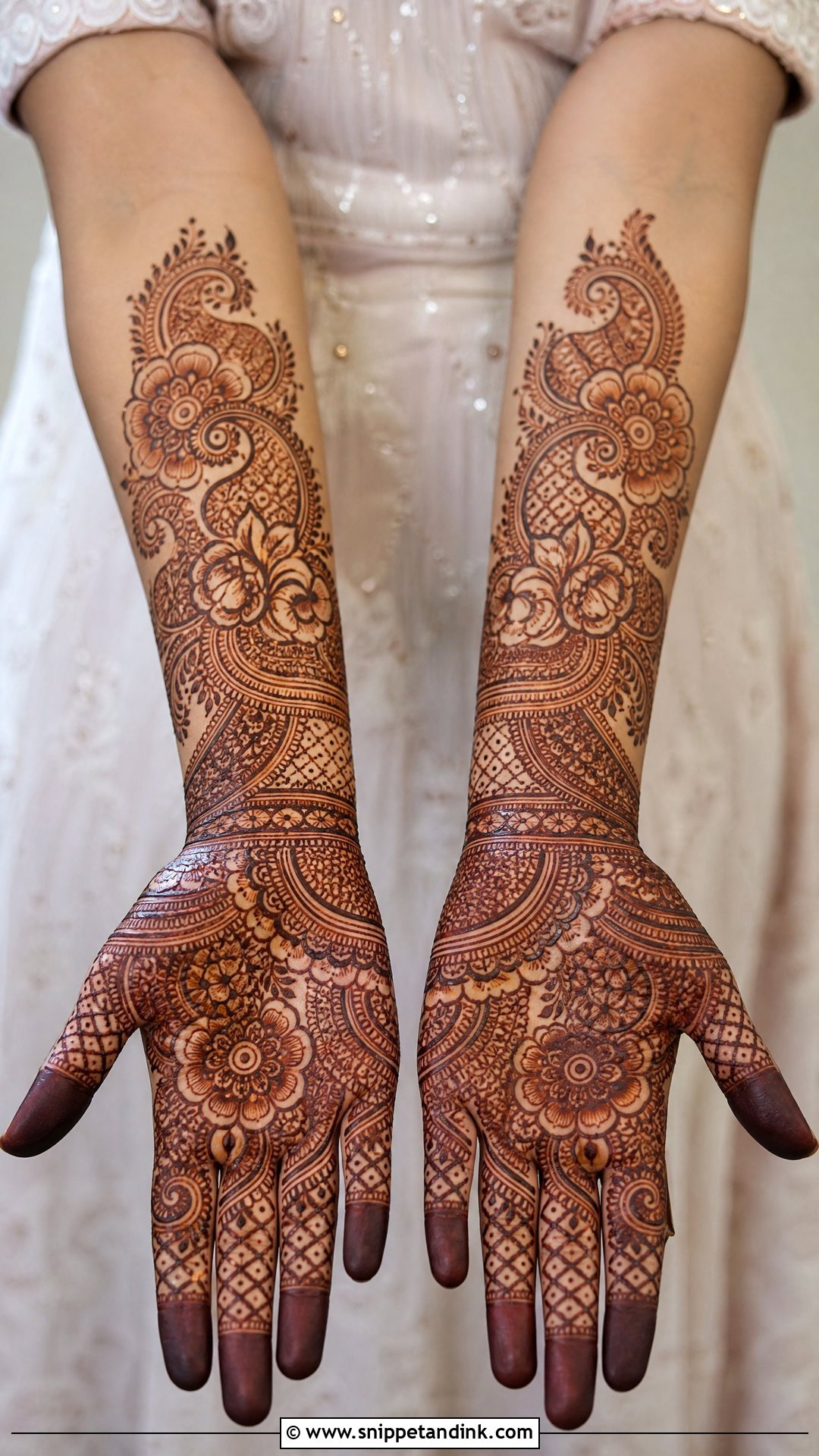 Indo Arabic Bridal Mehndi Design - Snippet and Ink - 20 Marriage Mehndi Designs