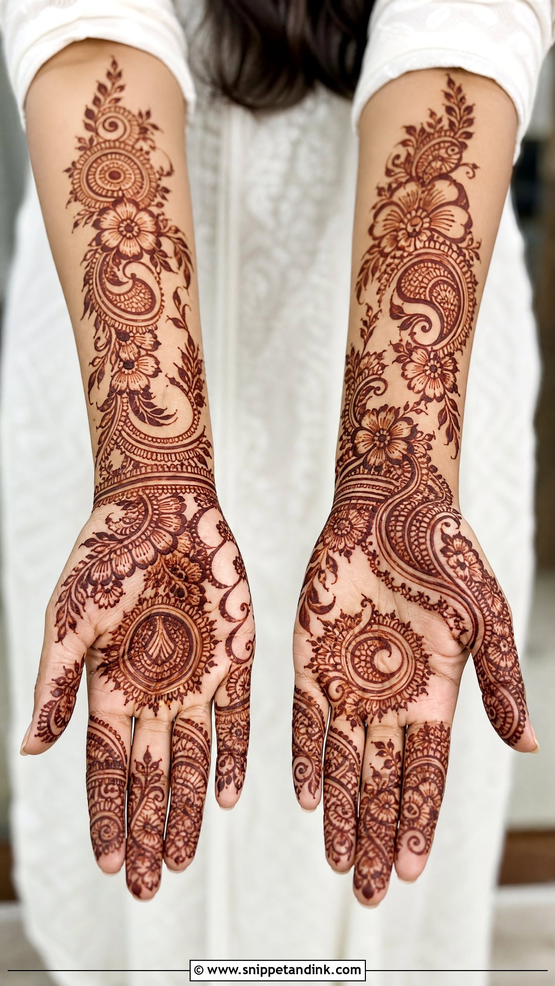 Indo Arabic Hindu Bridal Mehndi Design - Snippet and Ink - 25 Hindu Bridal Mehndi Designs