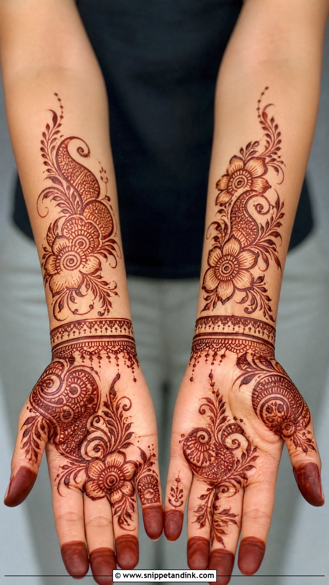 Indo Arabic Wrist Mehndi Design - Snippet and Ink - 30 Wrist Mehndi Designs
