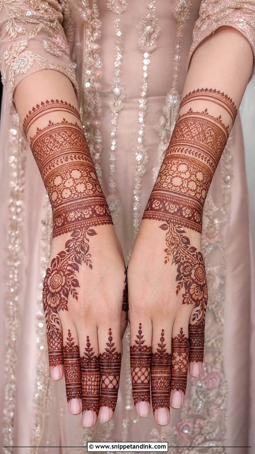 Indo Western Mehndi Dress Design - Snippet and Ink - 20 Mehndi Dresses Designs