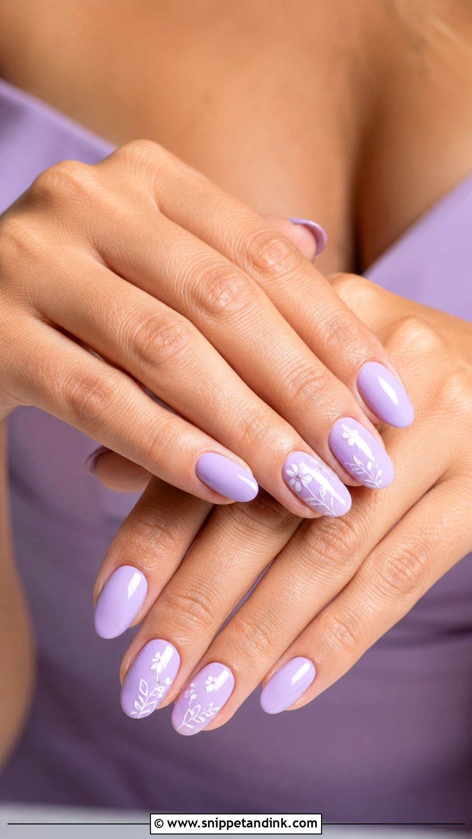 Ivory Acrylic Bridesmaid Nails With Gold Foil - Snippet and Ink - 20 Acrylic Bridesmaid Wedding Nails