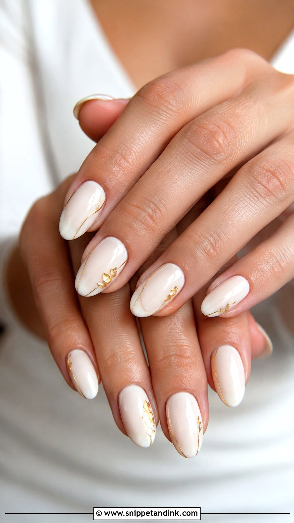 Ivory Wedding Nails With Gold Accent - Snippet and Ink - 20 Wedding Nails for Mother of the Bride
