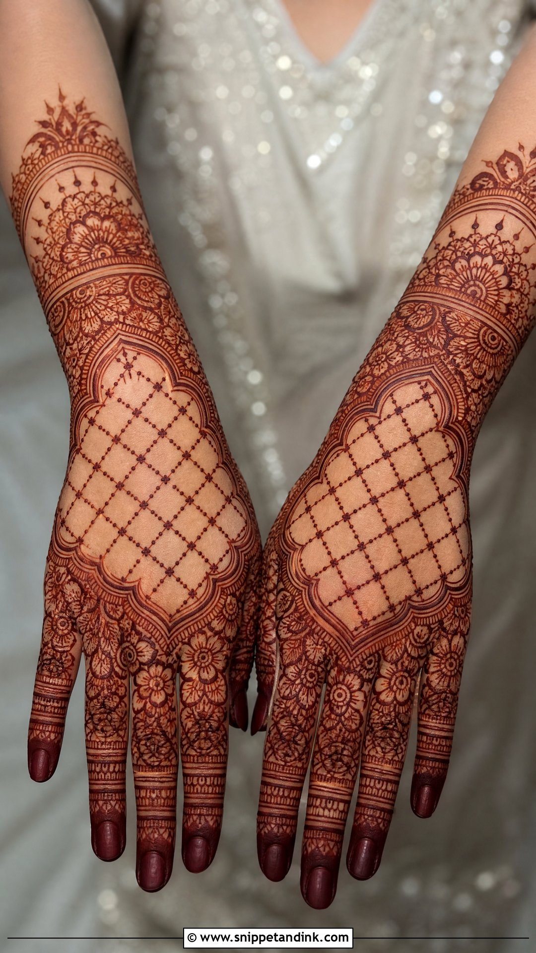 Jaali Bridal Back Hand Mehndi Design - Snippet and Ink - 30 Bridal Back Hand Mehndi Design Ideas