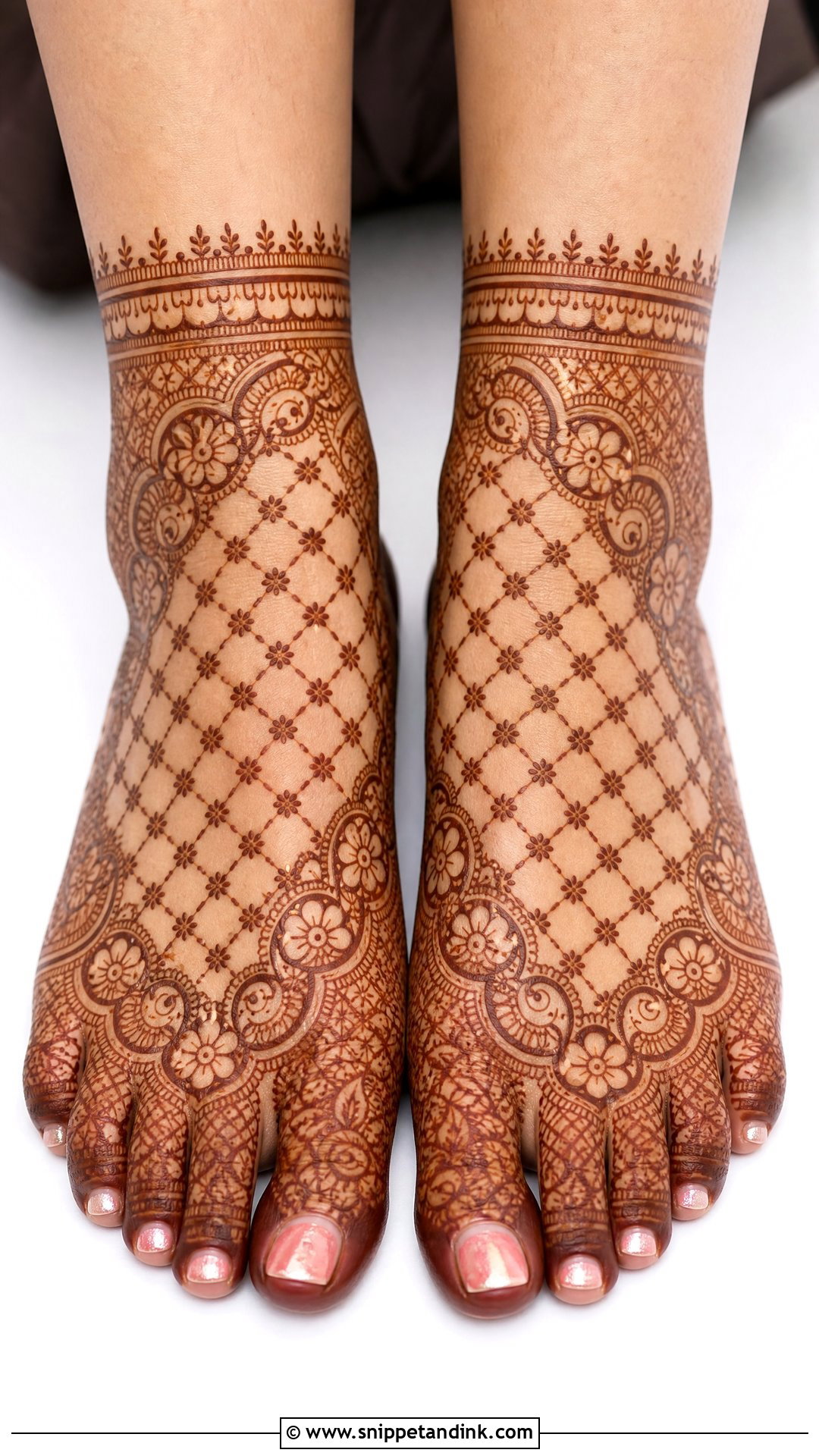 Jaali Bridal Feet Mehndi Design - Snippet and Ink - 30 Bridal Feet Mehndi Designs